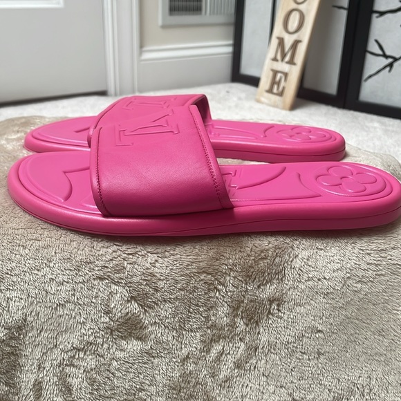 Louis Vuitton Slides/Sandals - Picture 6 of 16
